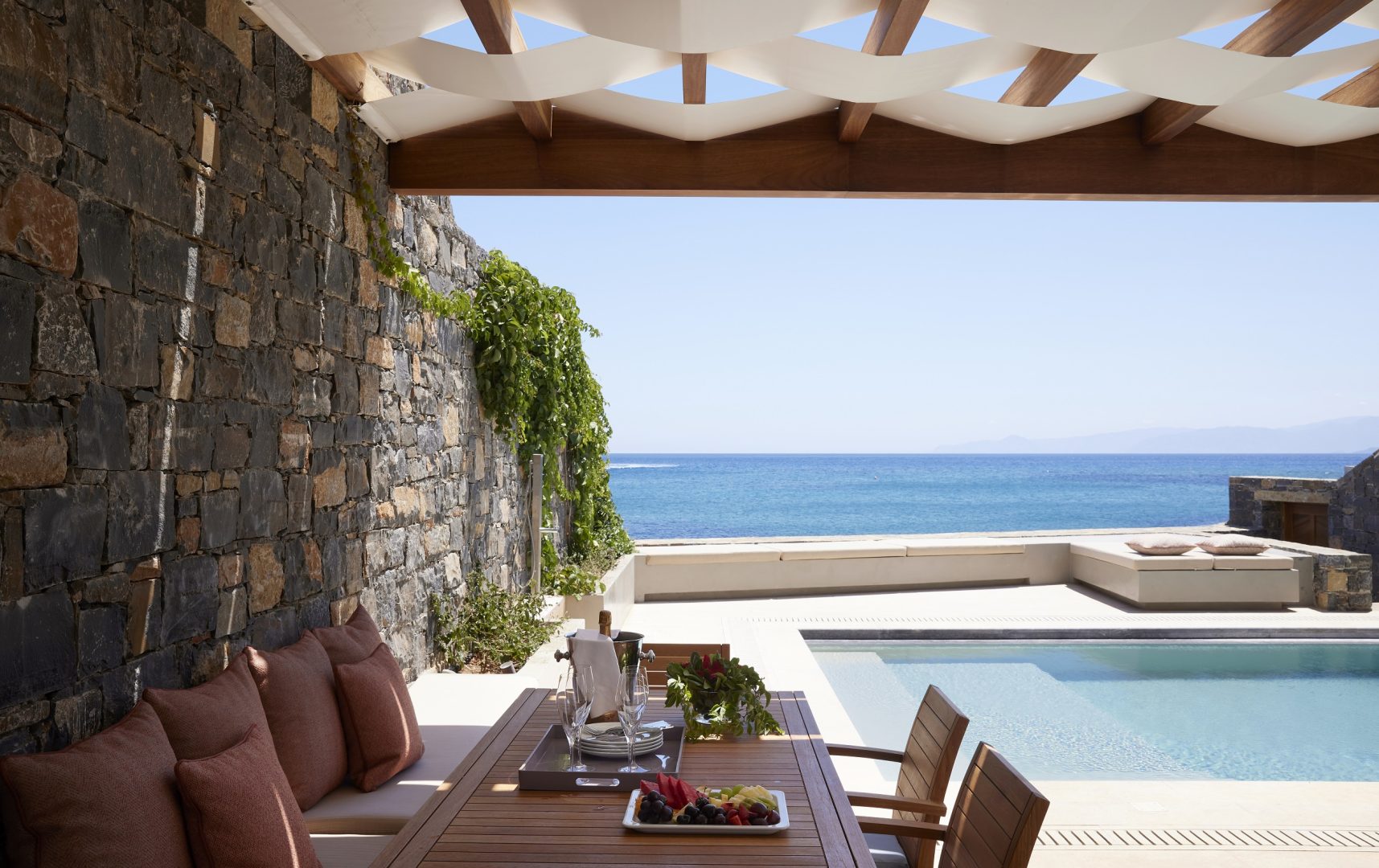 Loutro_pool_table_low